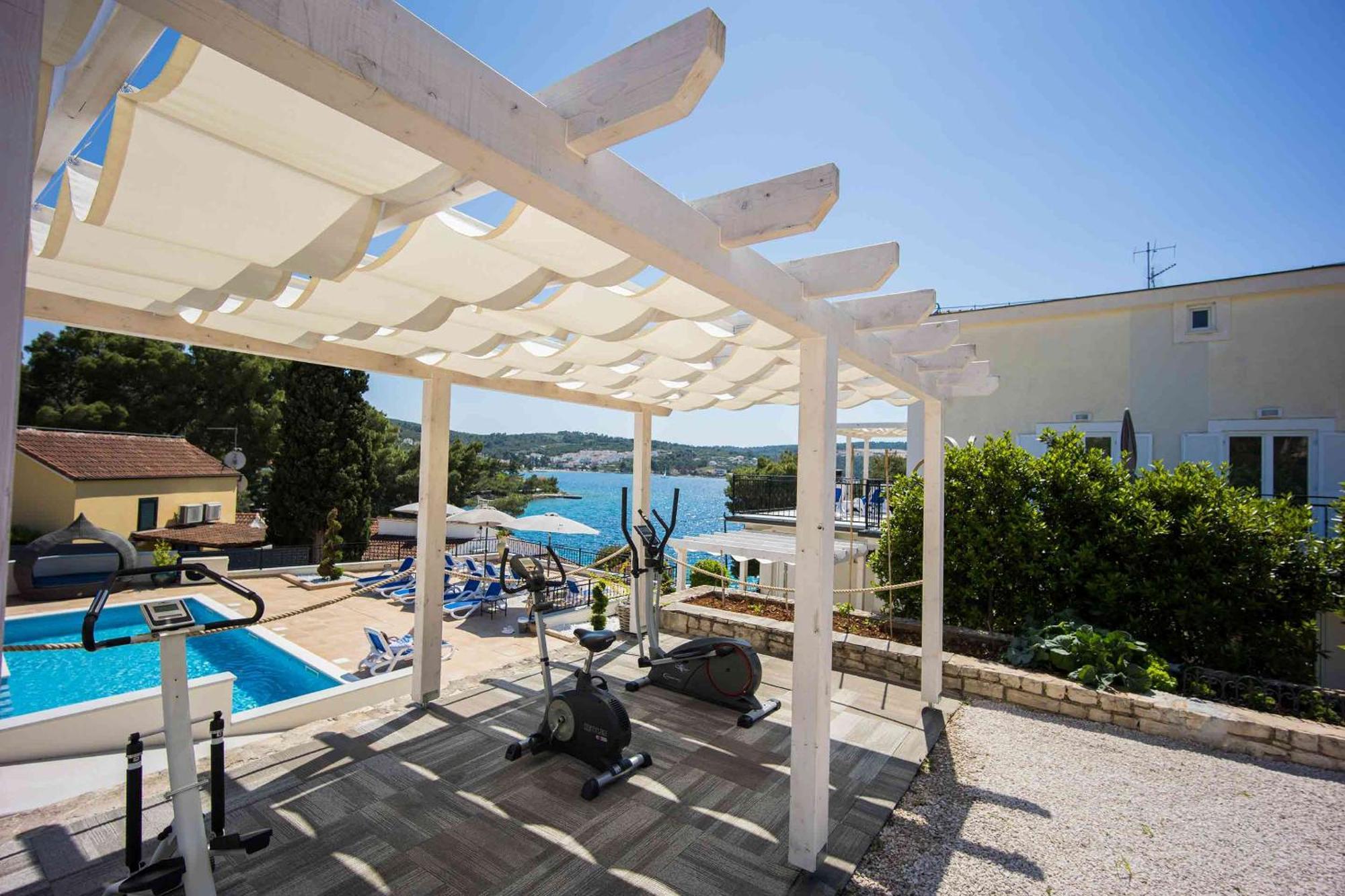Boutique Guesthouse Sveti Petar, On The Beach, Heated Pool & Boat Berth - Adult Only Nečujam Extérieur photo