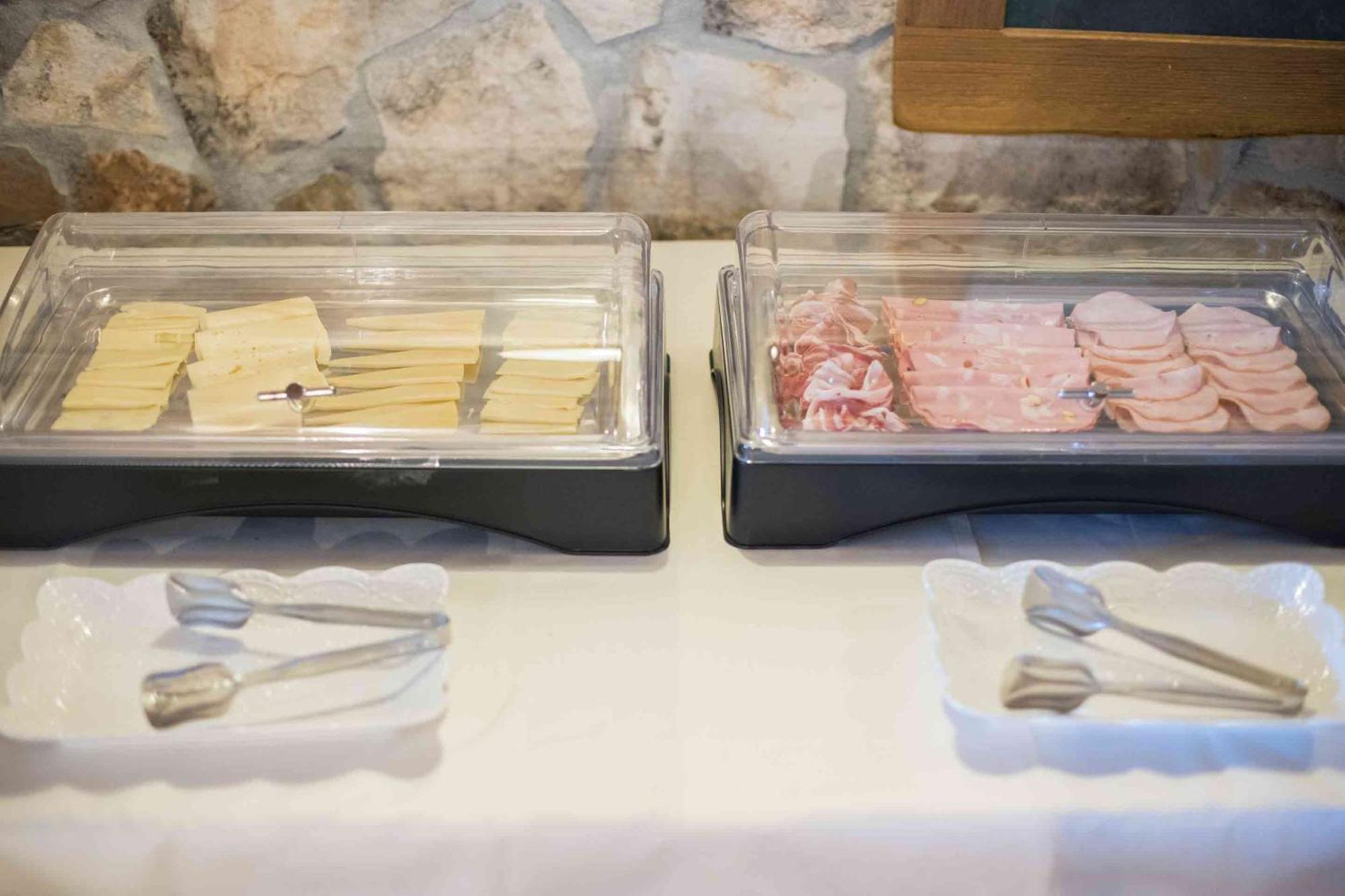 Boutique Guesthouse Sveti Petar, On The Beach, Heated Pool & Boat Berth - Adult Only Nečujam Extérieur photo