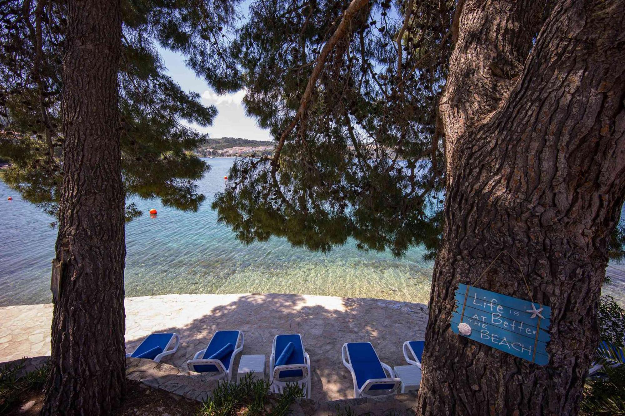 Boutique Guesthouse Sveti Petar, On The Beach, Heated Pool & Boat Berth - Adult Only Nečujam Extérieur photo